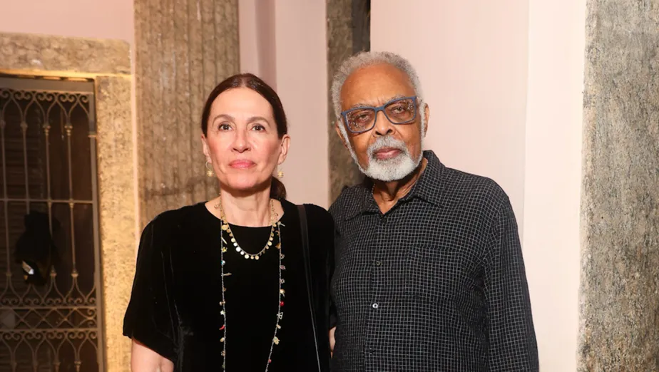 Flora relembra início da história com Gilberto Gil aos 18 anos e fala sobre relação com Preta e os outros filhos do cantor