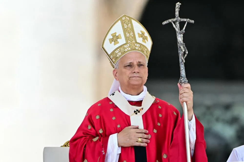 O Papa Leão XIV se pronunciou neste domingo (4/01) sobre a recente operação conduzida pelos Estados Unidos na Venezuela, que culminou na captura do líder Nicolás Maduro. Ao final da oração do Angelus, na Praça São Pedro, o pontífice expressou preocupação com os desdobramentos do episódio e reforçou 