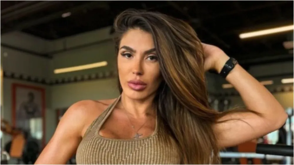 No ensaio técnico, Andréa de Andrade aposta em Satine e reforça discurso do enredo da Porto da Pedra