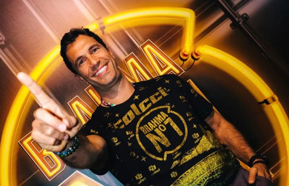 Flavio Sarahyba celebra o Carnaval no Camarote Nº1 Brahma