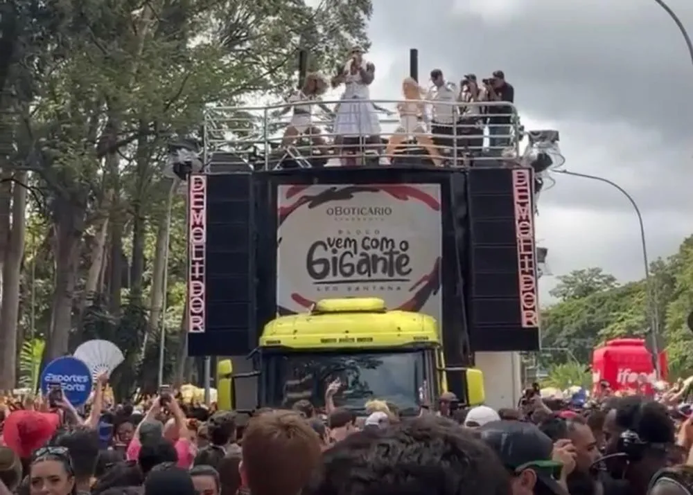 Bloco Vem com o Gigante transforma o Ibirapuera em mar de gente e consagra Léo Santana no encerramento do Carnaval