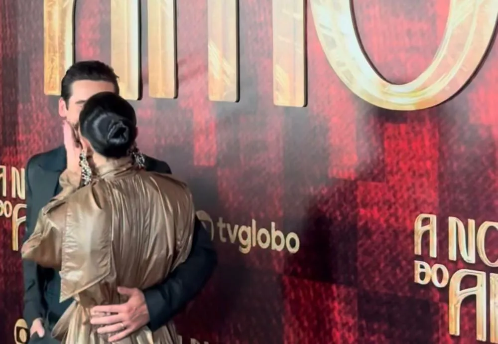 Sabrina Sato marca presença em lançamento da novela “A Nobreza do Amor”