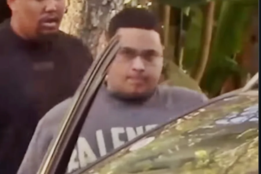 Defesa de MC Ryan se manifesta e tenta manter cantor sob custódia da PF