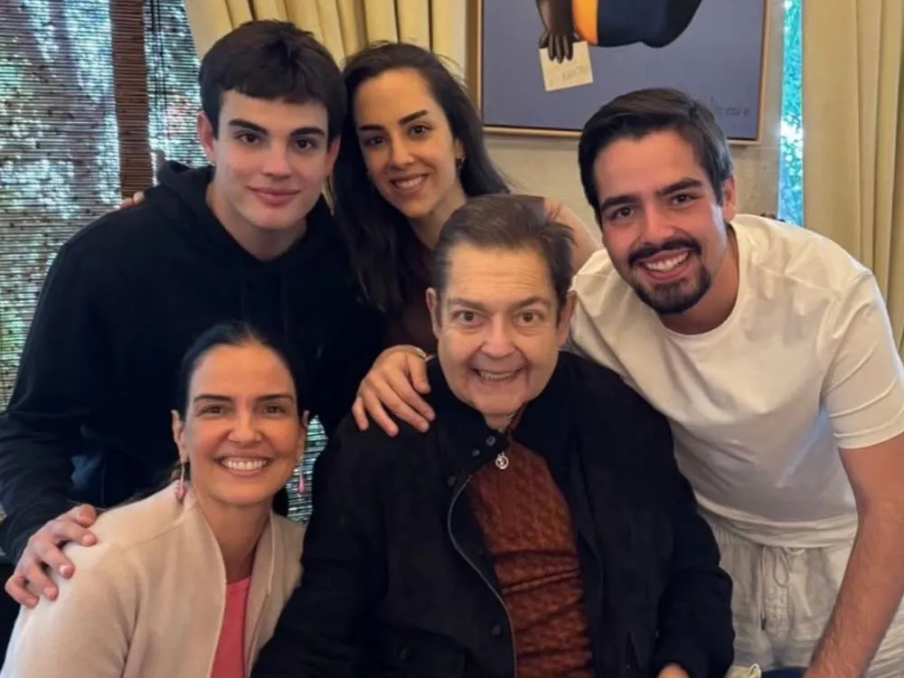 Faustão completa 76 anos e recebe homenagem emocionante da esposa