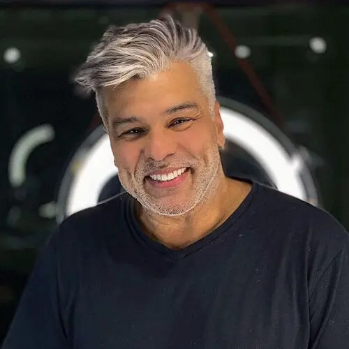 Após quase 20 anos, Maurício Mattar retorna às novelas e celebra reencontro com a atuação