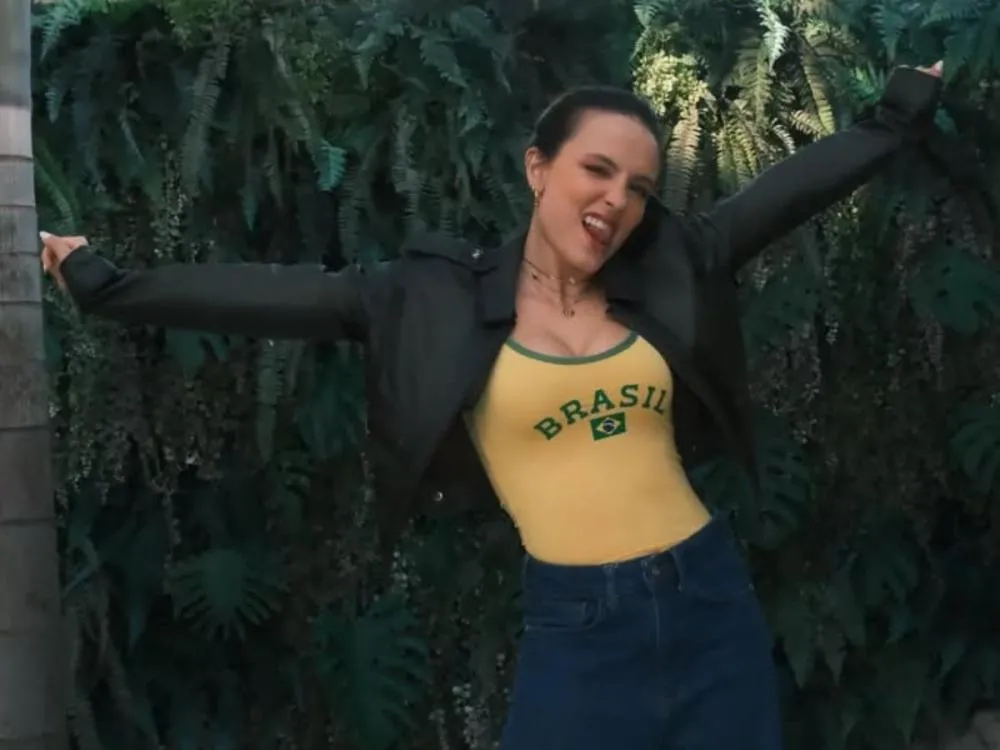 Larissa Manoela conquista decisão unânime e derruba contrato vitalício firmado pelos pais