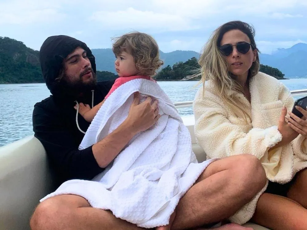 Tata Werneck menciona possibilidade de aumentar a família ao celebrar 43 anos