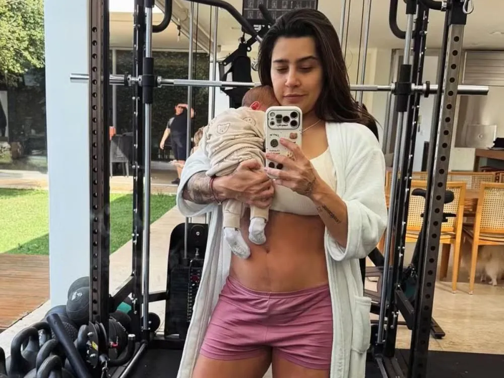 Lauana Prado leva filho recém-nascido à academia e compartilha momento especial